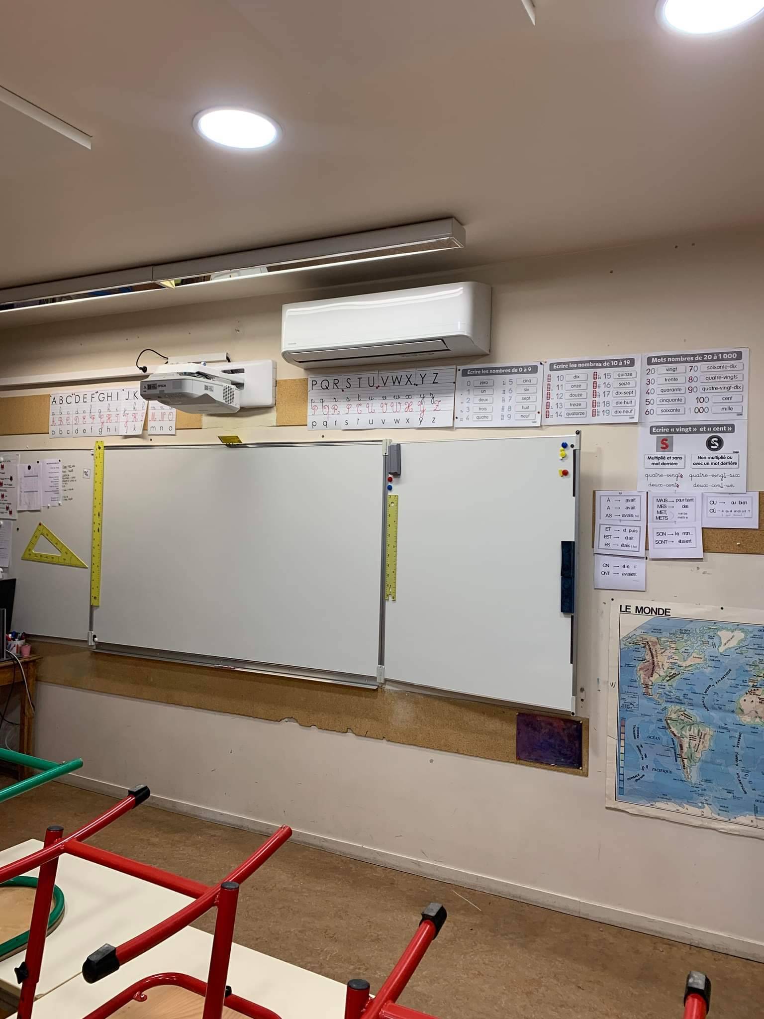 Installation et Mise en service Multi-splits TOSHIBA Ecole Primaire à PONT-EVEQUE proche de VIENNE